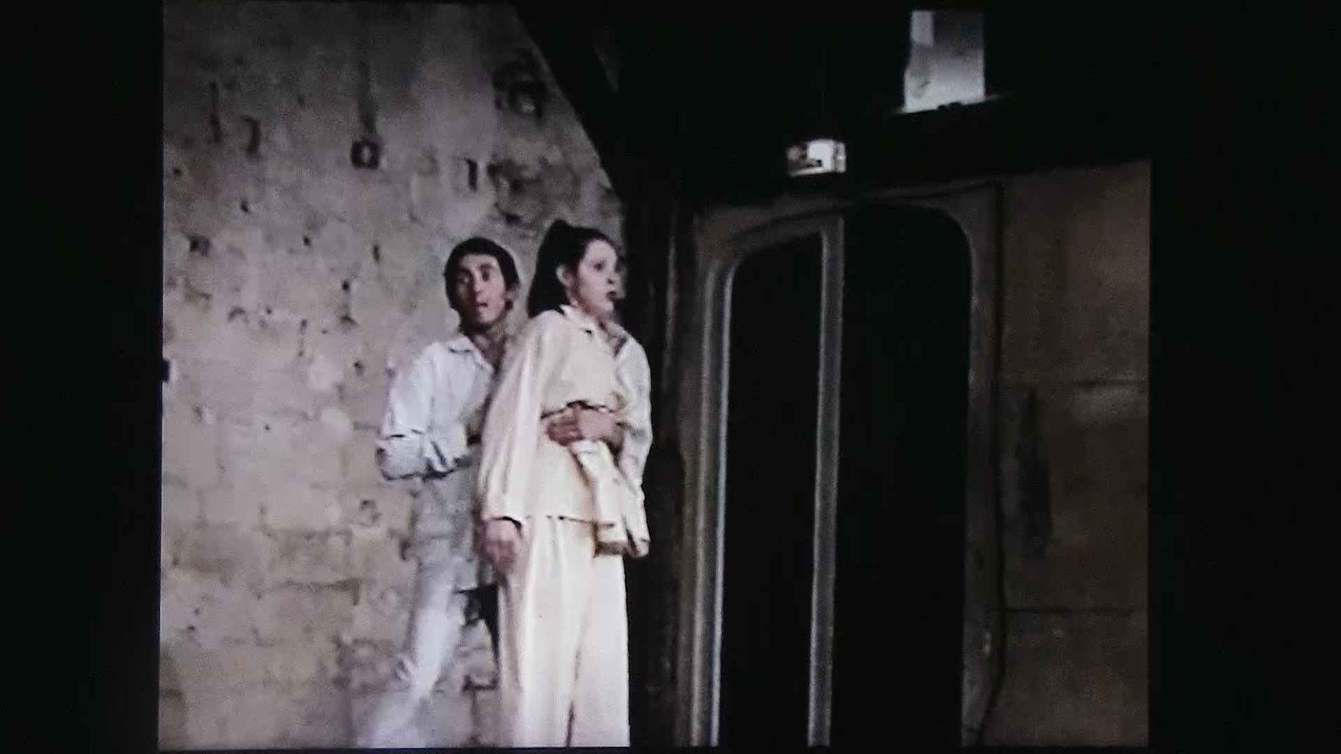Poulailler/cauchemare. Chor. Marc Joseph SIGAUD Sylvia bongo Milena Gilabert, terry Araujo Kim . Le Regard du cygne