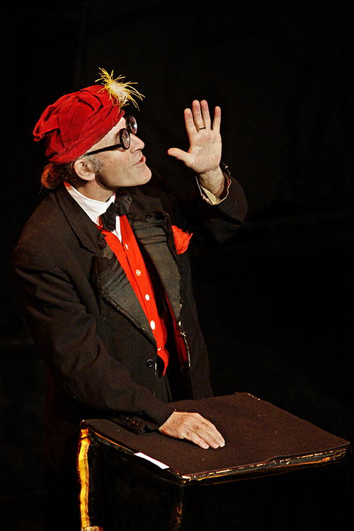 En arrière Toute spectacle pour enfant de Nino Montalto